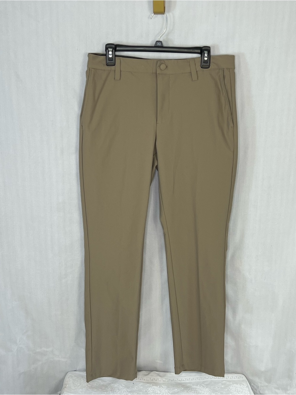 Dockers Men’s Classic Fit Pants Golf Casual Performance Khaki Iron Free 32X30👍